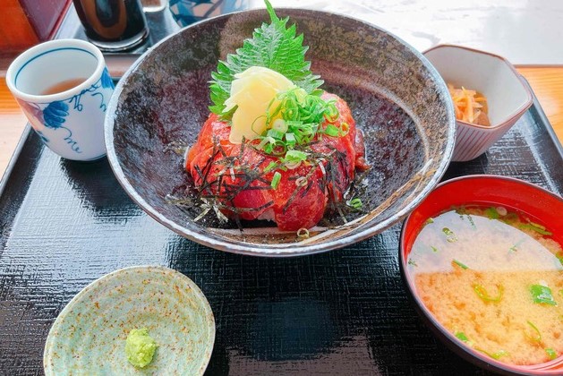 キハダまぐろ醤油麹漬丼定食